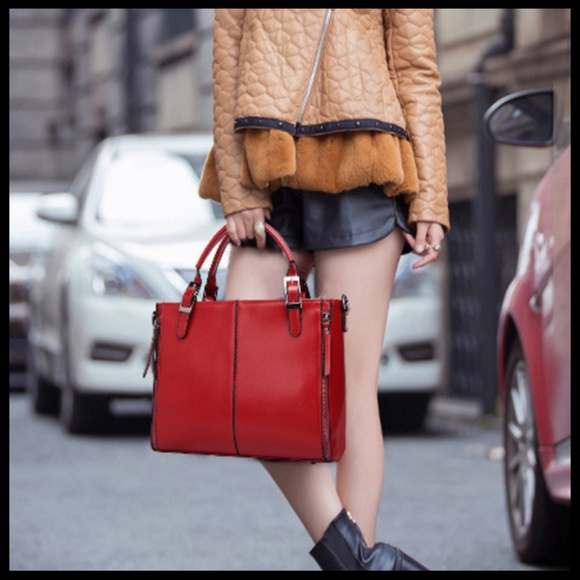 NEW CHAVA Tote Crossbody - Picture 2 of 7